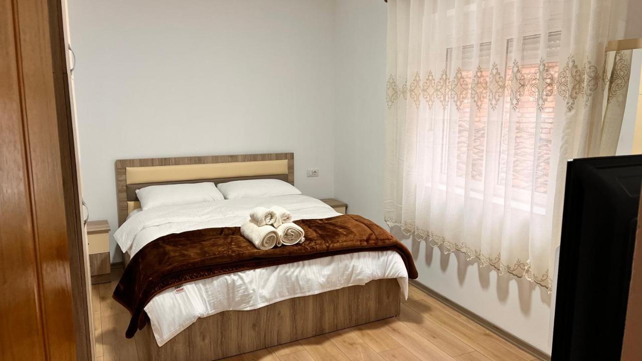 Driteza Hotel Korce Ngoại thất bức ảnh