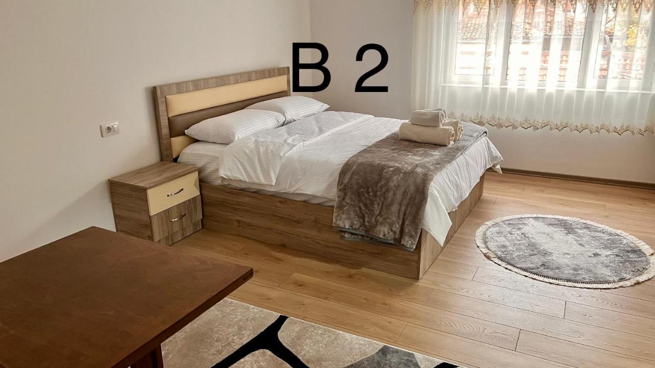 Driteza Hotel Korce Ngoại thất bức ảnh