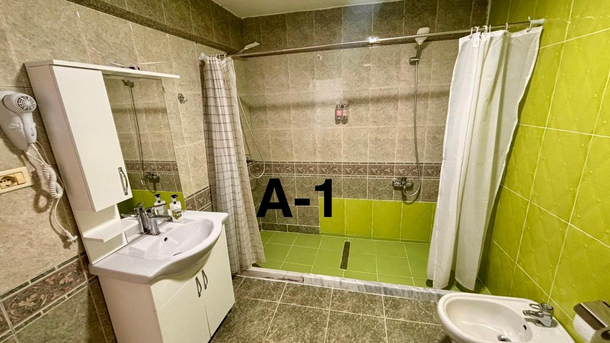 Driteza Hotel Korce Ngoại thất bức ảnh