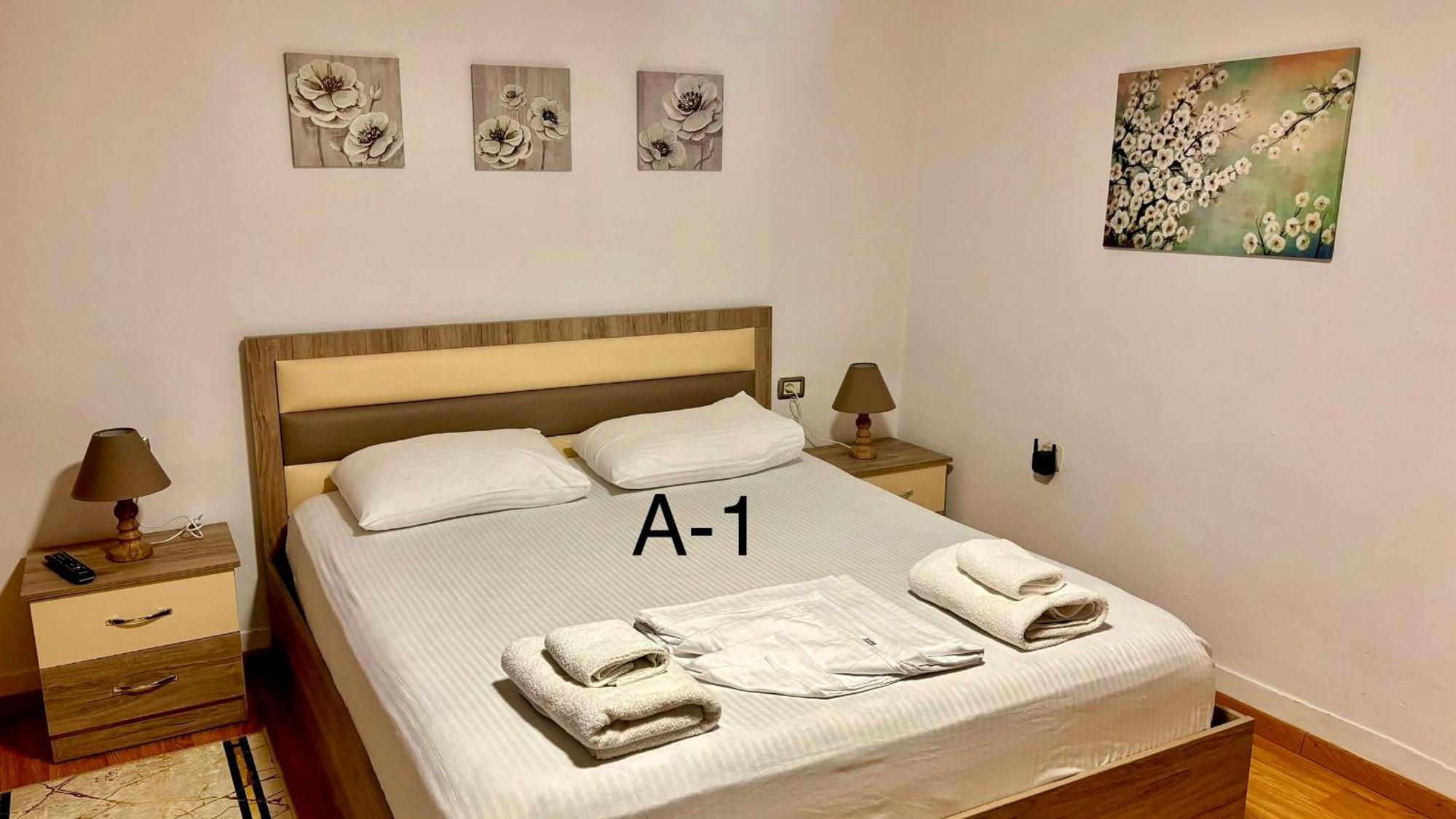 Driteza Hotel Korce Ngoại thất bức ảnh